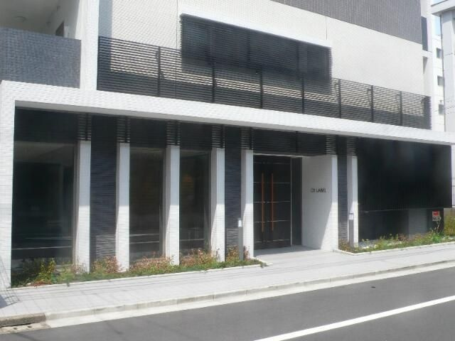 オズ　レーベルのエントランス
