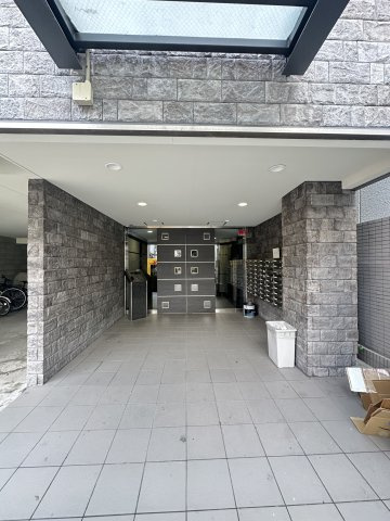 ハクユウ元町のエントランス