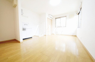【居間・リビング】 | ライフパーク二葉 | 洋室のお部屋です。