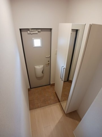 サンハイツ北六甲六番館の玄関