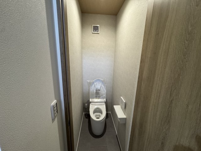清和４丁目新築建売１期２号のトイレ|落ち着いた色調のトイレです