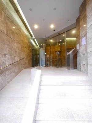 イーリス浅間町のエントランス