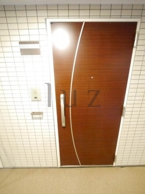 イーリス浅間町の玄関