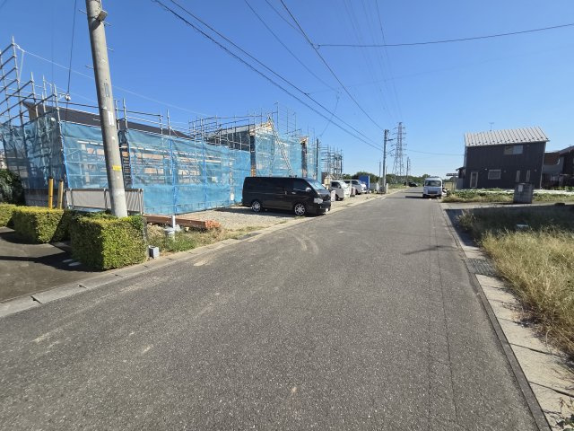 新築　太田市岩松町3期　GRAFARE　3号棟	の前面道路含む現地写真|現地写真　南側接道幅員約6ｍ