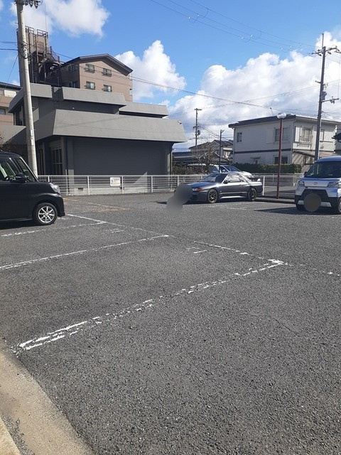 プレイスタウンの駐車場