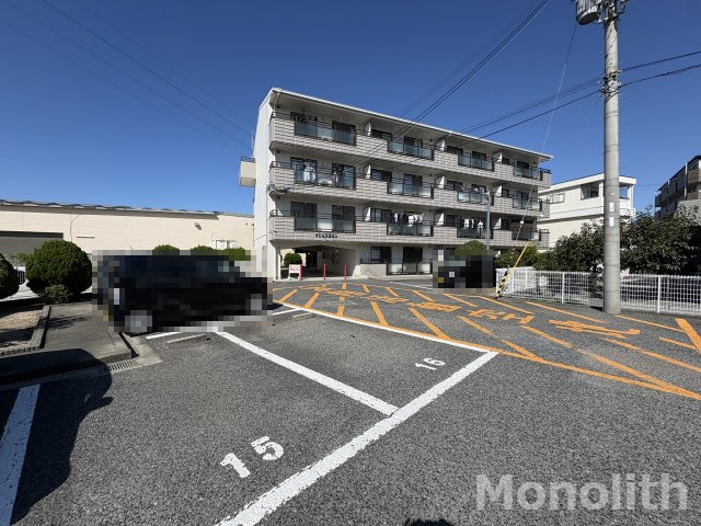 プレイスタウンの駐車場