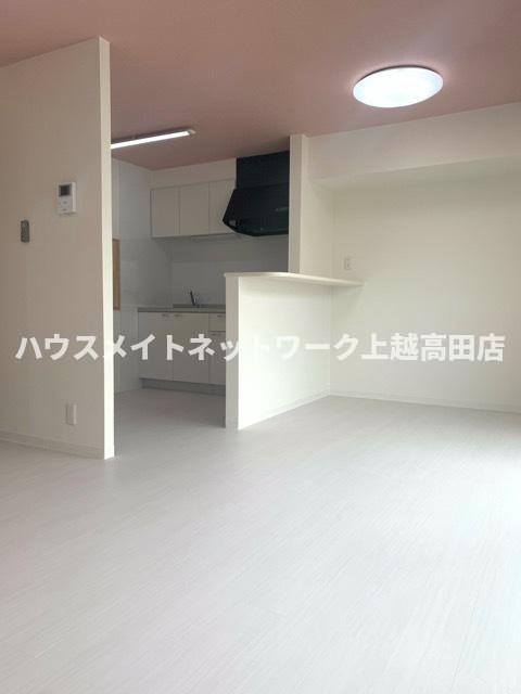 クオリティ加賀の居間・リビング|ＬＤＫ13.5帖