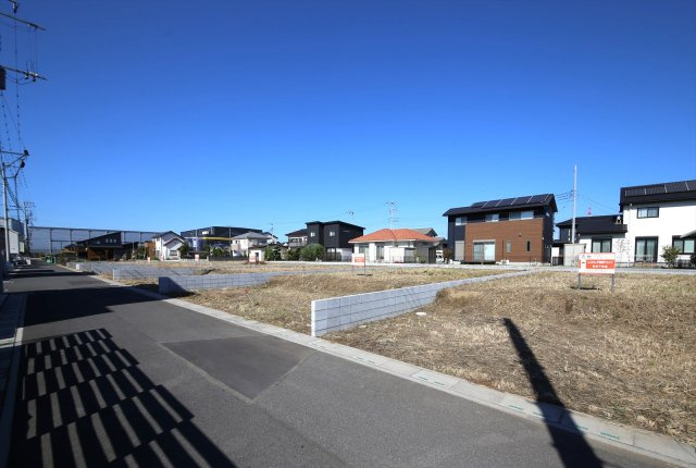 久喜市八甫 第八期 全７区画の前面道路含む現地写真|南東から撮影。