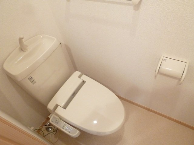 サンハイツ北六甲五番館のトイレ