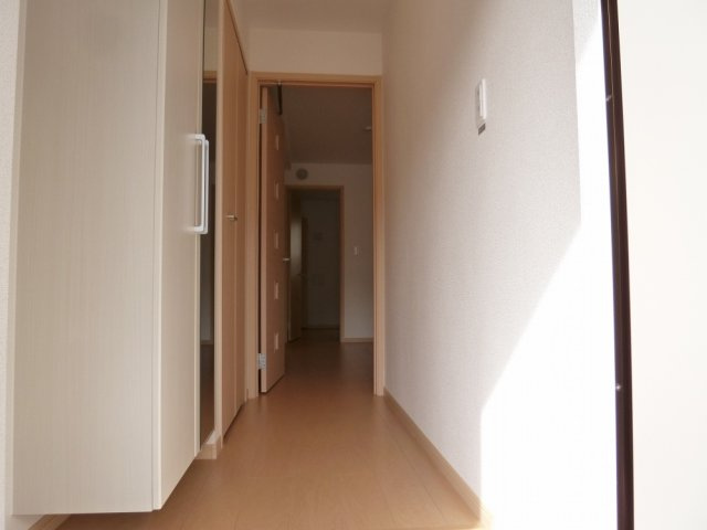 サンハイツ北六甲五番館の玄関