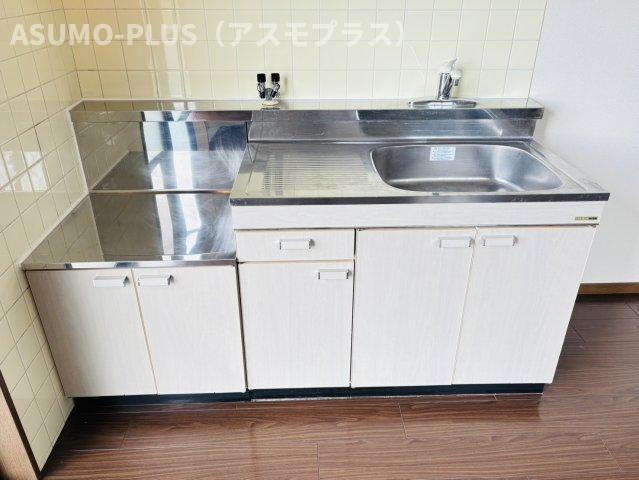 タウンハウス高雄のキッチン|別号数タイプ