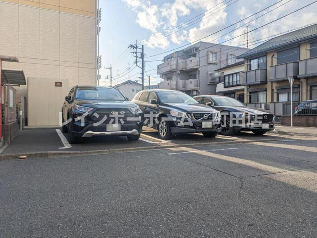ウェルデンス東林間※初期費用分割あと払いサービス利用可能物件の駐車場