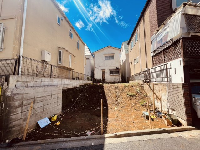 【外観】 | 中野区中央２丁目　新築戸建て | 【更地現地】中野坂上駅徒歩3分、利便性も良好のエリア