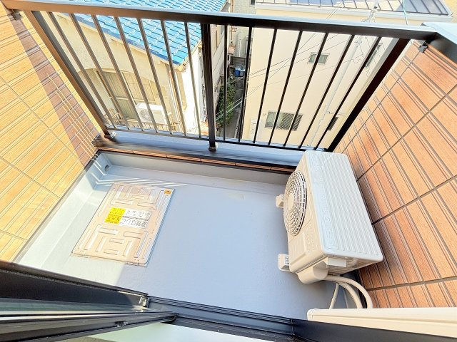 ヴェルメゾン三津屋中のバルコニー