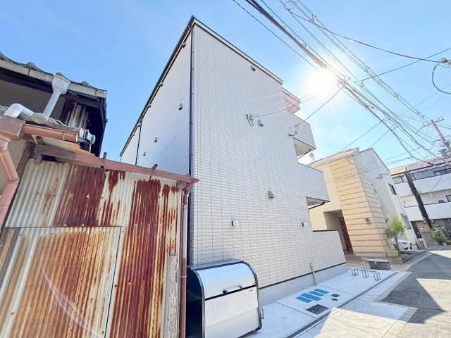 ヴェルメゾン三津屋中の外観