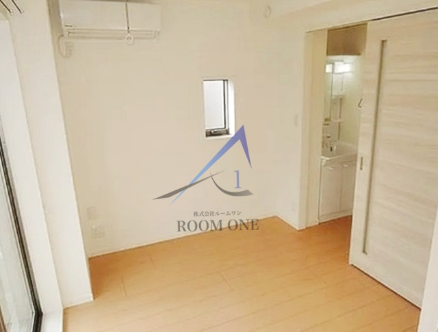 Ｙ‘ｓ　Ｔｅｒｒａｃｅ(ﾜｲｽﾞﾃﾗｽ)の居間・リビング|洋室のお部屋です。