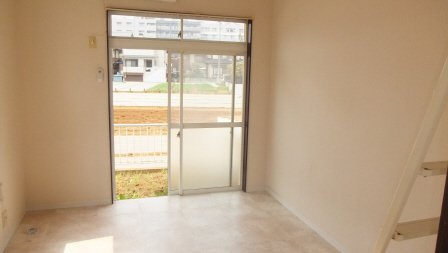 isメゾン西船橋の居間・リビング|オシャレなフローリングです