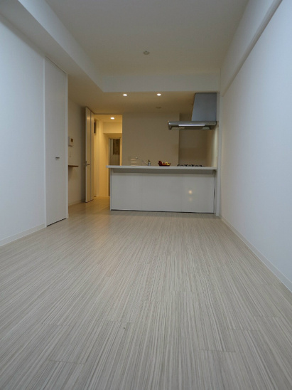 【居間・リビング】Makiki garden place 