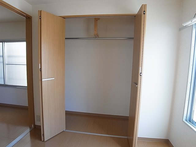 サンビルダー湊川の収納|大きなクローゼット完備