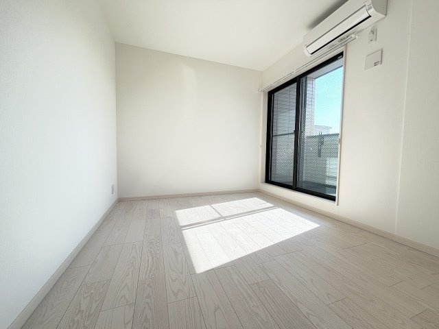 ヴェルメゾン三津屋中の居間・リビング
