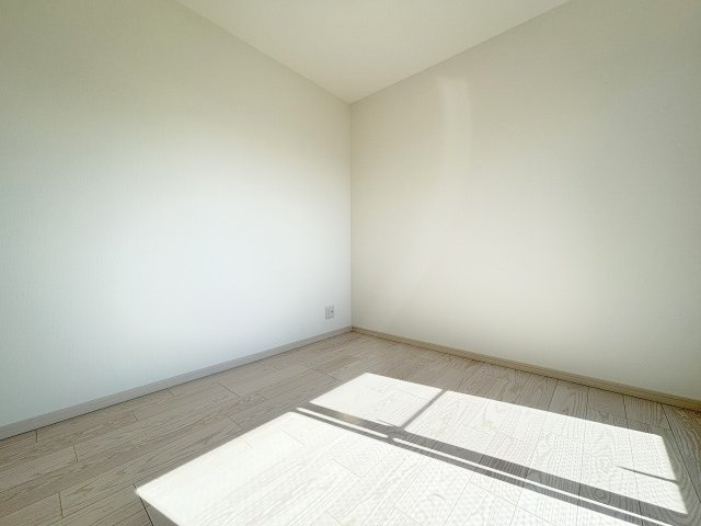 ヴェルメゾン三津屋中の居間・リビング