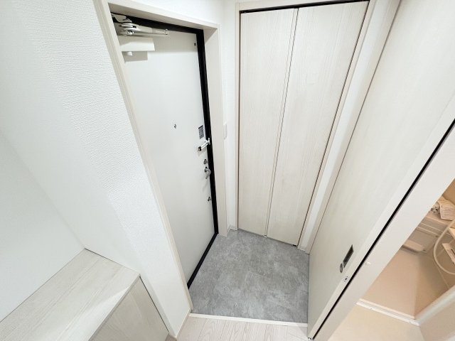 ヴェルメゾン三津屋中の玄関