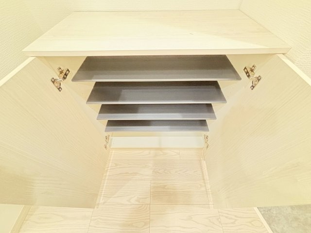 ヴェルメゾン三津屋中の収納