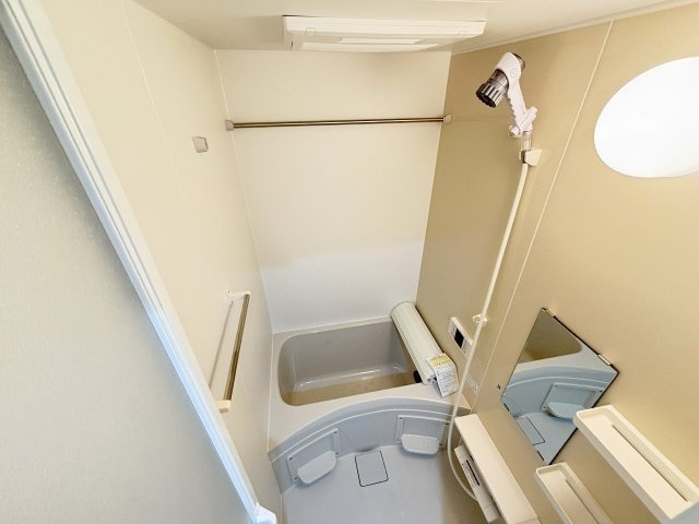 ヴェルメゾン三津屋中の浴室