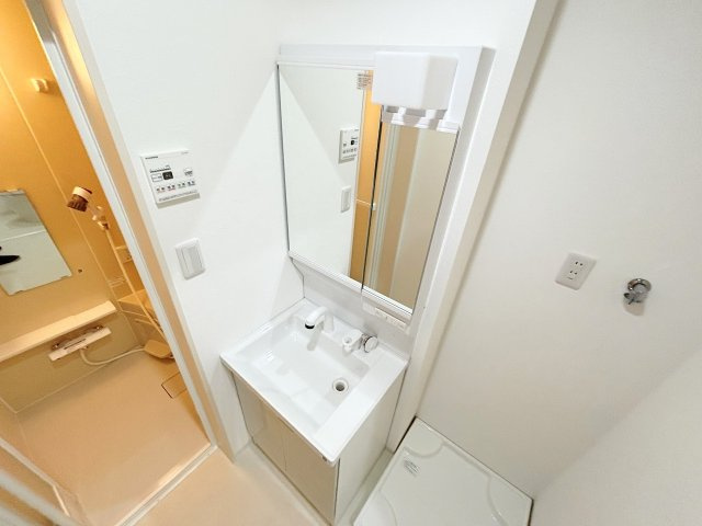 ヴェルメゾン三津屋中の独立洗面台