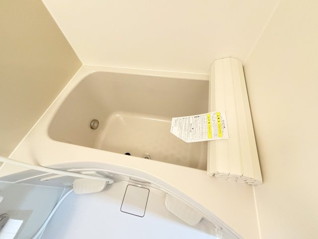 ヴェルメゾン三津屋中の浴室