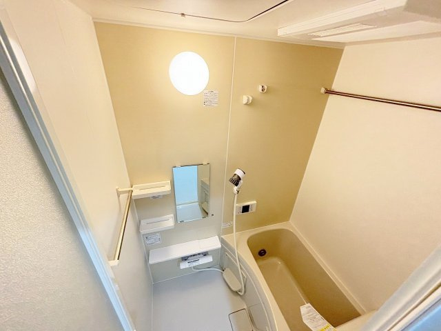 ヴェルメゾン三津屋中の浴室