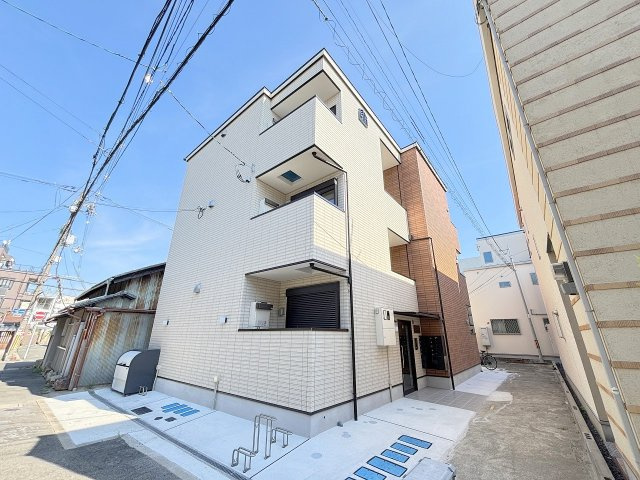 ヴェルメゾン三津屋中の外観