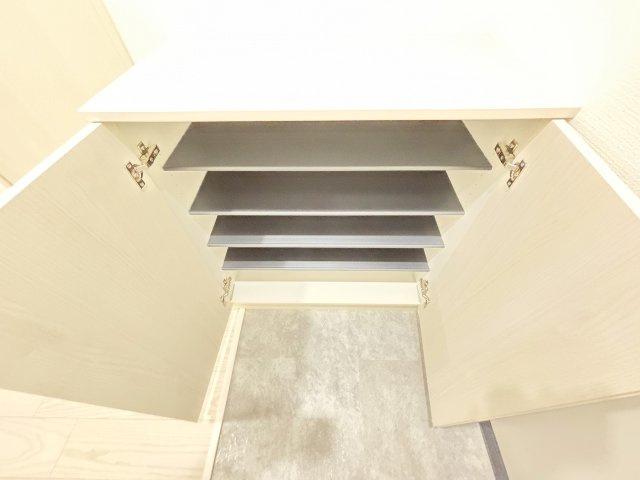 ヴェルメゾン三津屋中の収納