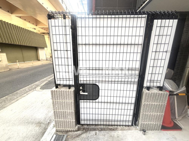 ゴミ置き場 