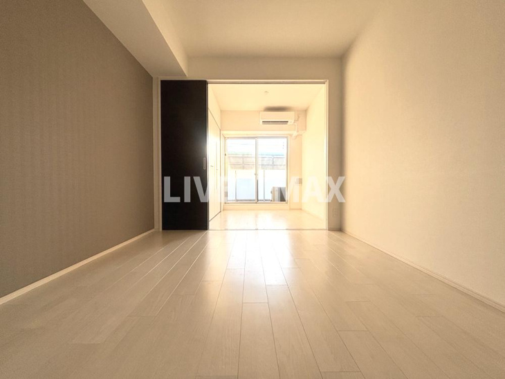 【居間・リビング】MAXIV CROS 大阪十三 