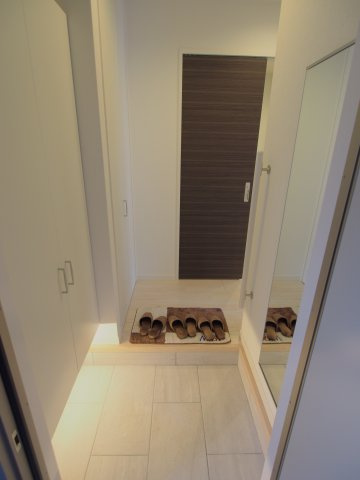 シャイネンせせらの玄関