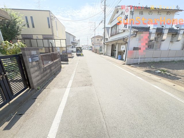【サンスターホーム】福生市福生　建築条件無し売地の前面道路含む現地写真