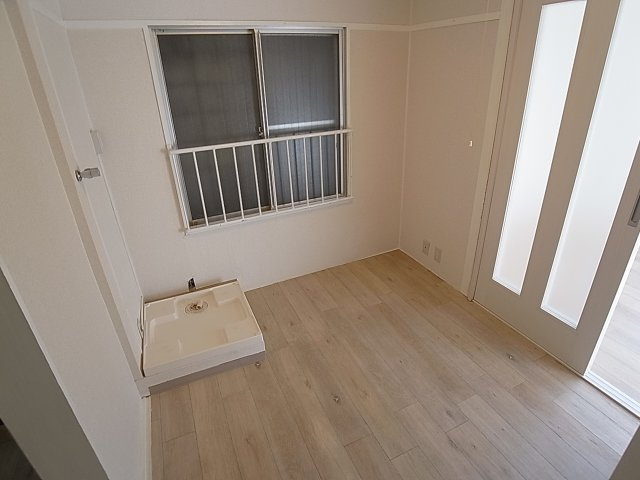 サンビルダー湊川の内装|各部屋に窓を完備しています