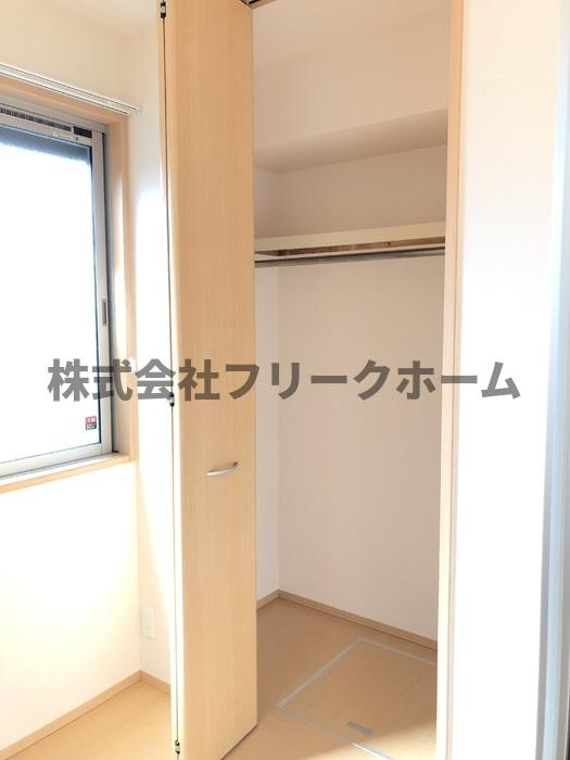 武蔵野市境南町２丁目のアパートの収納