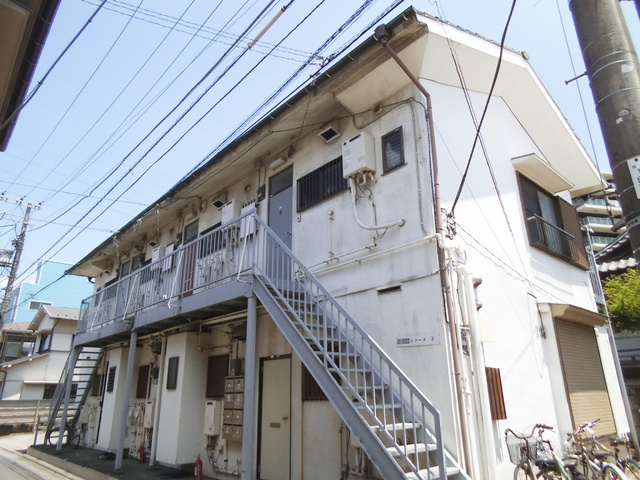 ユァーズ３の外観|閑静な住宅街に立地した2階建てアパート♪