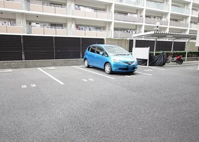 ア・ミュゼ新大阪の駐車場