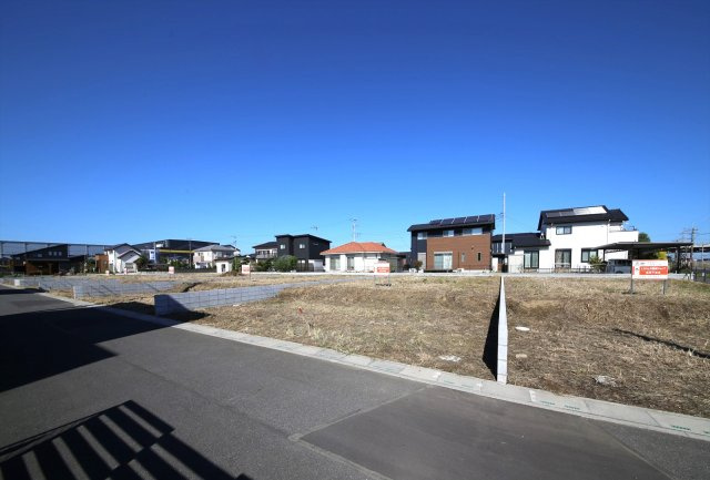 久喜市八甫 第八期 全７区画の前面道路含む現地写真|南東から撮影。