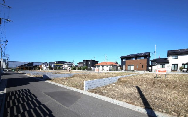 久喜市八甫 第八期 全７区画の前面道路含む現地写真|南東から撮影。