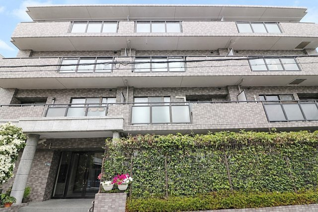 ファミール甲子園浦風町の外観