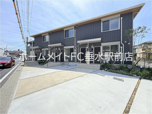 D-ROOM江井島の駐車場