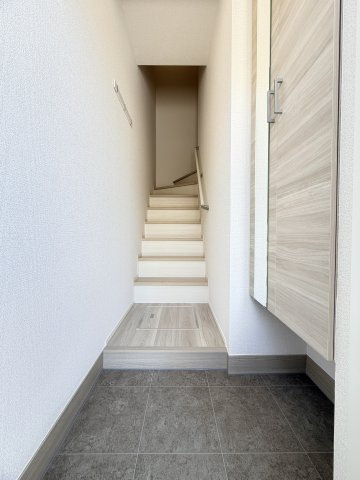 D-ROOM江井島の玄関
