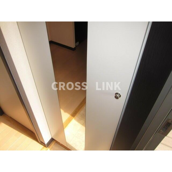 【玄関】 | グランフォーレ地行  | 同マンション別号室の画像です