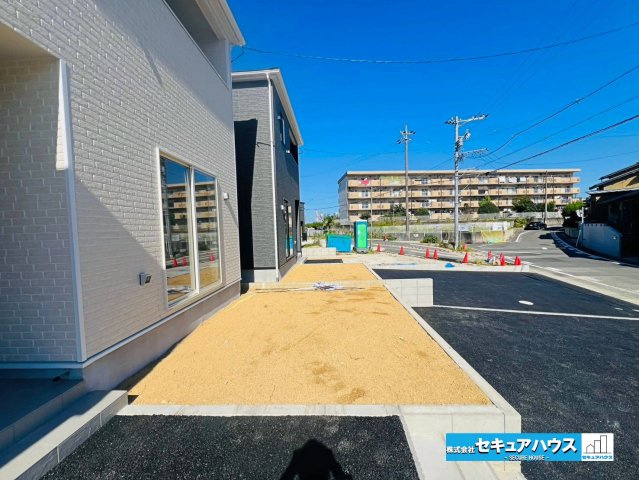【本日ご案内可能】刈谷市泉田町北中浜　全2棟の庭|【庭】
◆庭スペース付きです。ガーデニングスペースや芝生を敷いてリビングから見える景色をお洒落な空間にすることができます。　　　　　　　　　　　　　　　　　　　　　　　　　　　　　　　　　　　　　　　