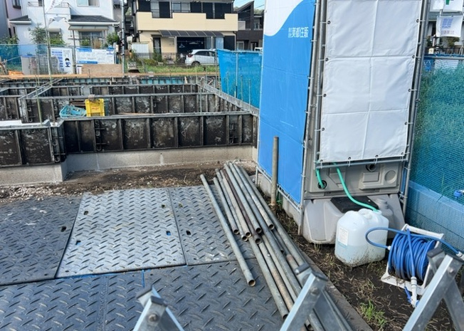 【庭】 | 庭のある家に住むことのメリットとして、子どもたちの遊び場を確保できること、ガーデニングや家庭菜園を楽しめること、明るさを確保できることがあります。また、配置を工夫することでプライバシーが確保できます。