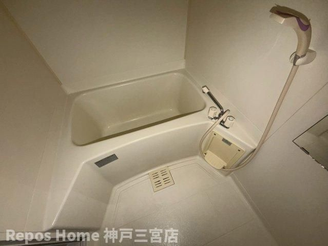 プレサンス神戸裁判所前の浴室